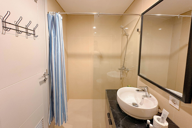 Bathroom 4, 1Br Good Designed At Grand Sungkono Lagoon Apartment, Surabaya