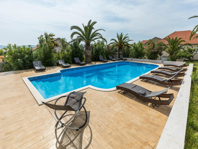 Sport & Beauty 2, Holiday Home in Bibinje near Beach, Bibinje