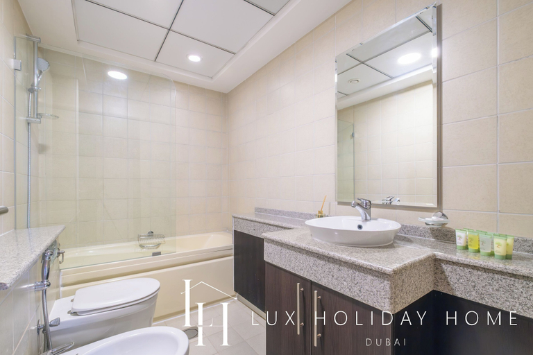 Bathroom, LUX The Dubai Marina View Suite 2, Dubai
