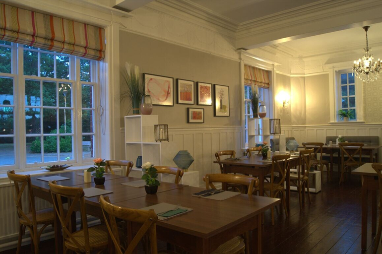 Food & Drinks 5, The Hand Hotel, Shropshire