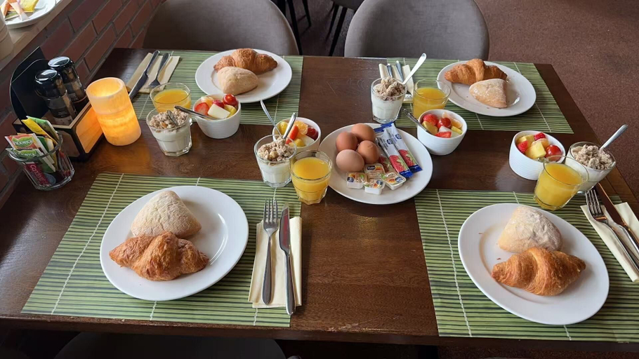 Food & Drinks, Tung Hotel, Zeewolde