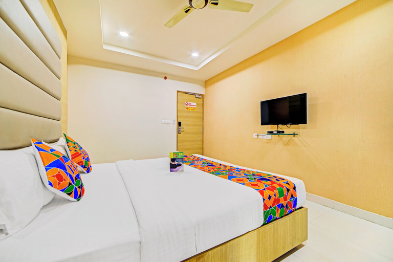 Room 4, FabHotel Prime Veeraj Suites - Nr. Skyview 10, Lumbini Avenue, Gachibowli, Hyderabad