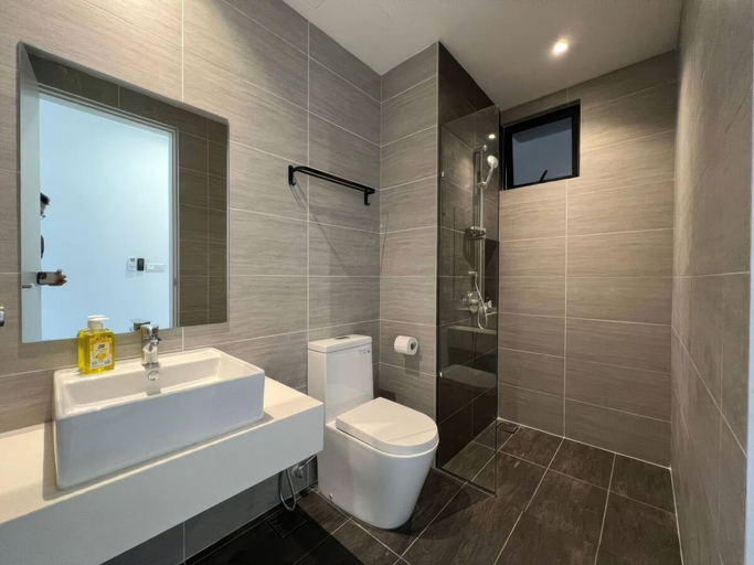 Bathroom 5, Trion Residence by Emily in Town, Kuala Lumpur