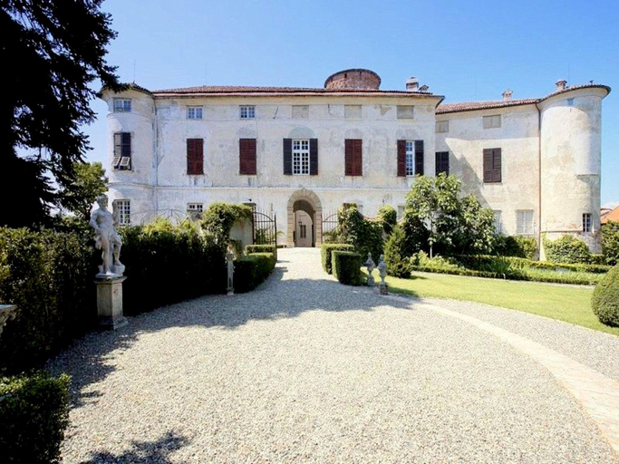 Others 4, A Castle Stay in Wine Country, Alessandria