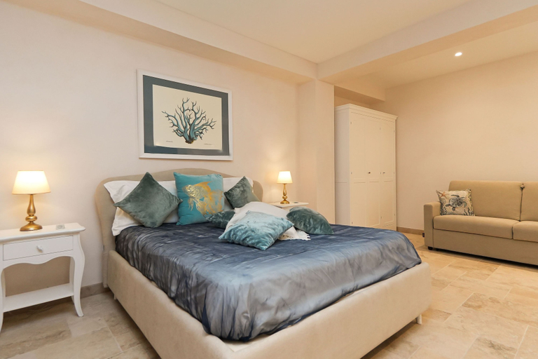 Room 5, Marina Homes Standard 1, Syracuse
