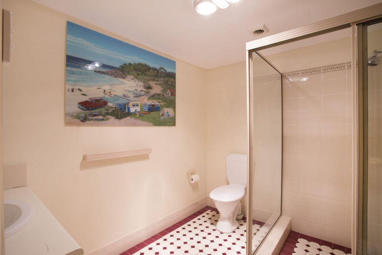 Bathroom, Perfect Location Near Collers Beach, Shoalhaven - Pt B