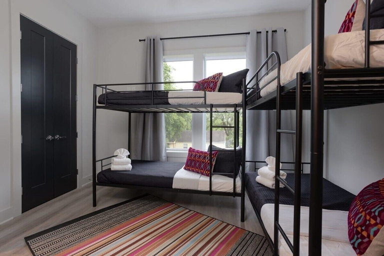 Room 2, East Nash Oasis - 13 Beds - Going Fast, Davidson