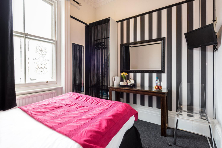 Bedroom 2, Paskins Town House, Brighton and Hove