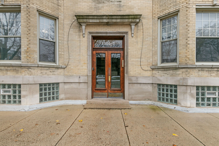 Exterior & Views 2, 2BR near Wrigley - Grace 05-3, Cook