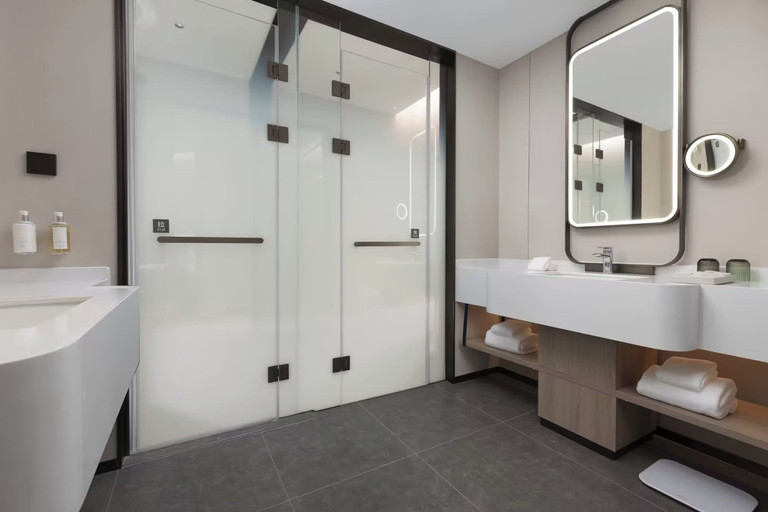 Bathroom 4, Holiday Inn Hotel & Suites Shanghai Changfeng by IHG, Shanghai