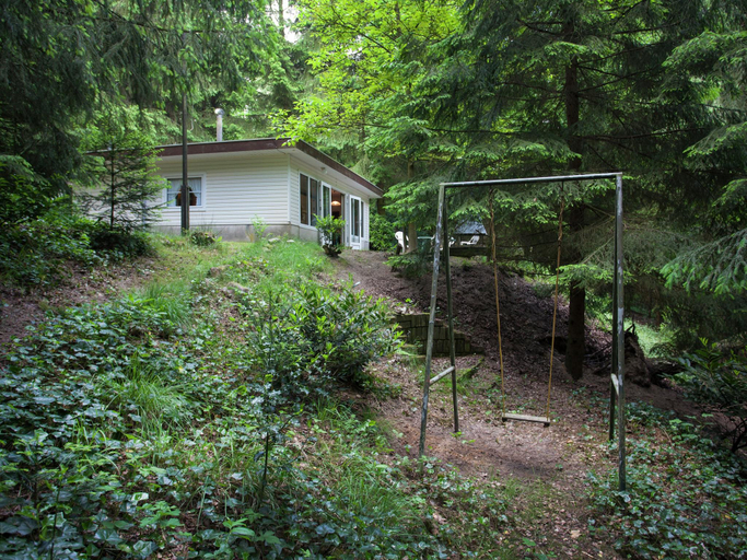 Others 3, Forest Chalet in Lanklaar, Limburg