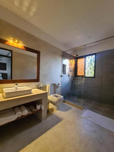Bathroom 3, makaazi hotel Nyali, Nyali