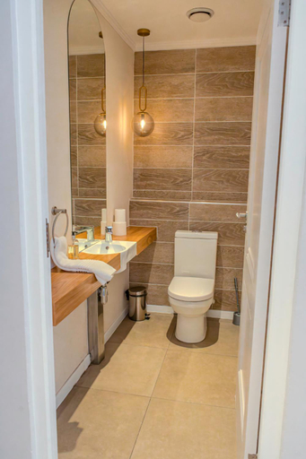 Bathroom 5, Max Executive Apartments, City of Johannesburg