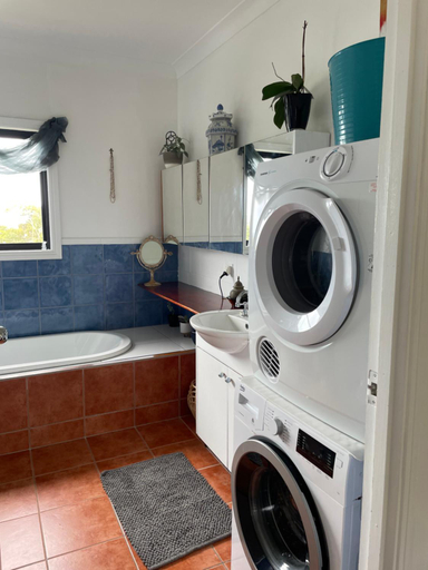 Bathroom 5, Himalaya Pet Friendly, Miriam Vale
