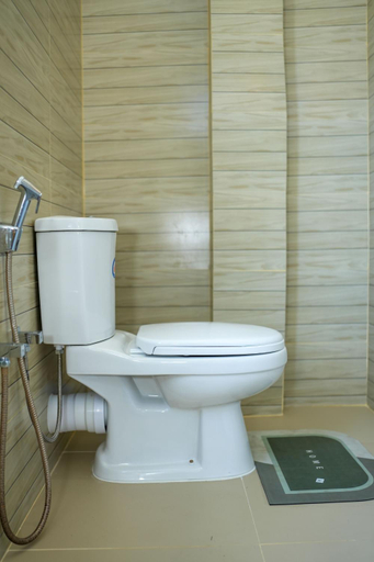 Bathroom 3, Ocean's Eye Apartments, Habaraduwa