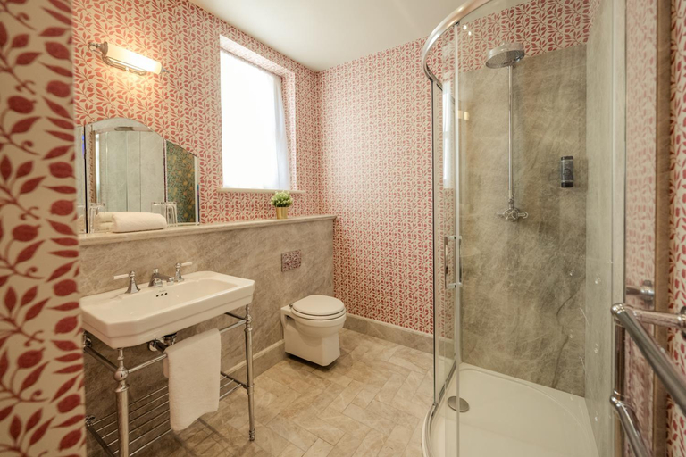 Bathroom 4, Tulfarris Hotel and Golf Resort