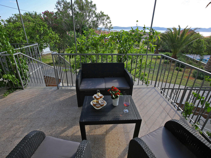 Others 4, Holiday Home in Bibinje near Beach, Bibinje
