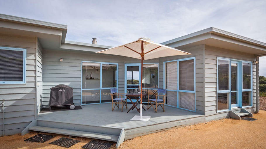 Others 5, Moggs View, Surf Coast - West