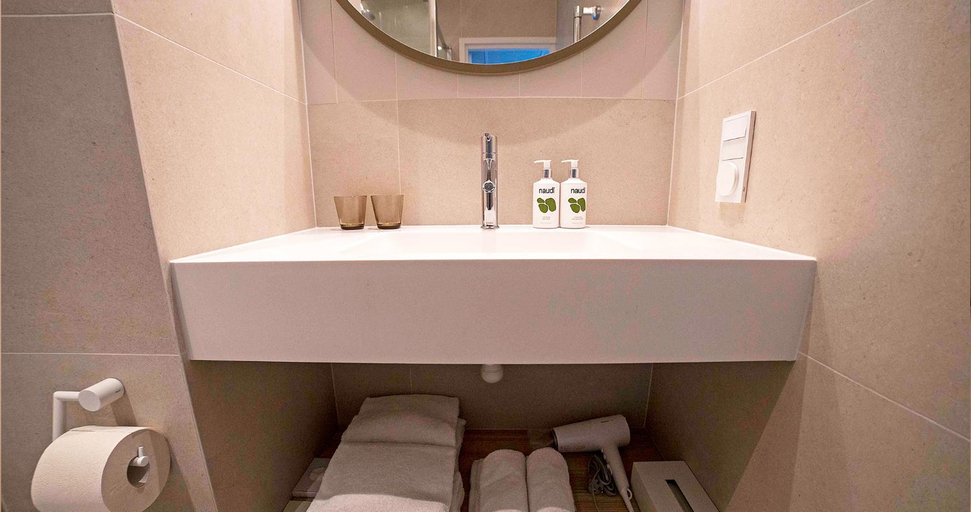 Bathroom 5, LaSpa, Keila