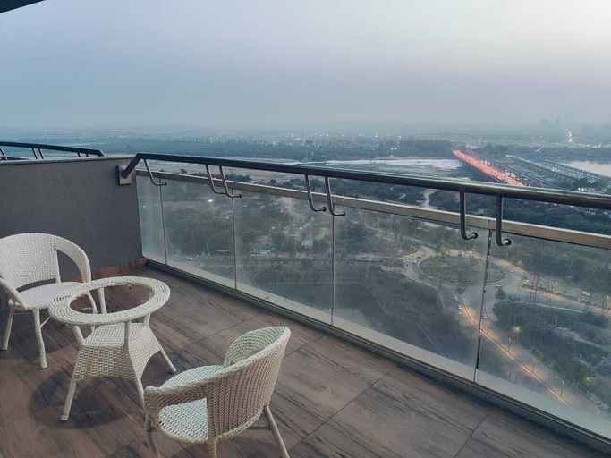 Others 5, Supernova Heights Studio, Gautam Buddha Nagar