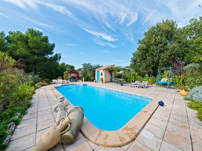 Others 5, Modern holiday home with private pool, Bouches-du-Rhône