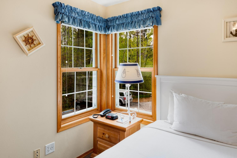Bedroom 3, Bay Breeze Resort, Door