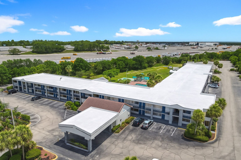 Exterior & Views 1, Stayable Davenport, Polk