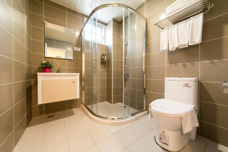 Bathroom 4, Sweet Home, Tainan