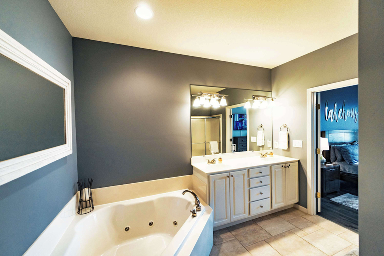 Bathroom, Happy Haven @ Lands End 3 BDR Resort Condo!, Camden