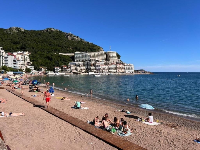 Others 5, Beachfront Holiday home