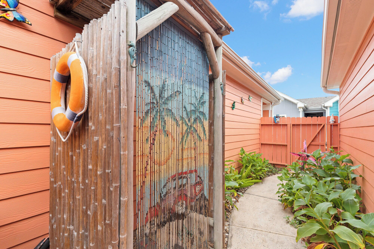 Others 4, Mango Bungalow Sleeps 8 2 Community Pools, Nueces