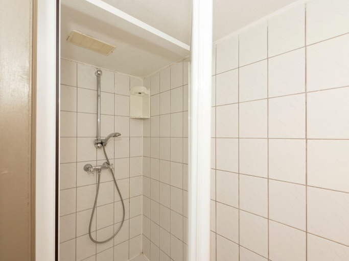 Bathroom 5, Stay with Pool, Malmedy, Liège