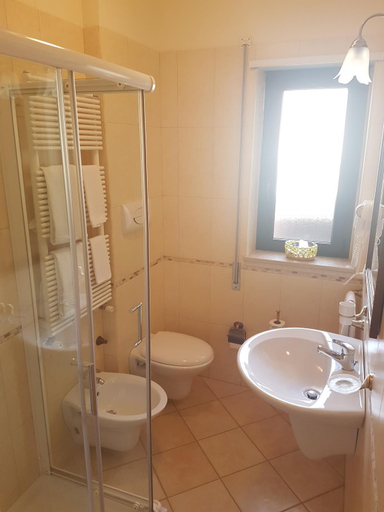 Bathroom 4, Hotel Rosamarina, Foggia