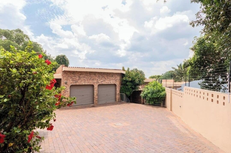 Exterior & Views 3, Sojourners Rest House, Ekurhuleni
