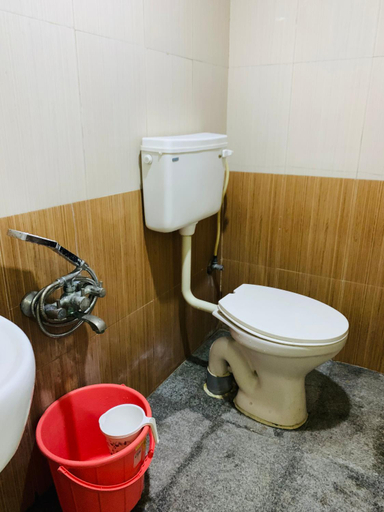Bathroom 4, Western Silicon Hotel, Bangalore