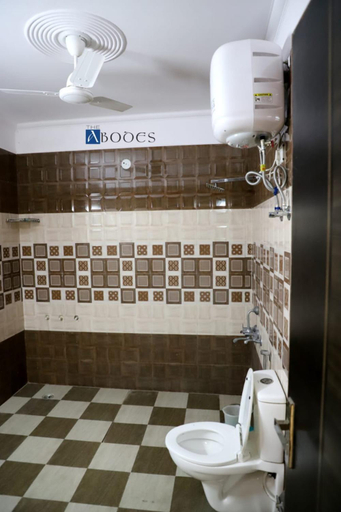 Bathroom 2, Hotel Abodes House, Gautam Buddha Nagar