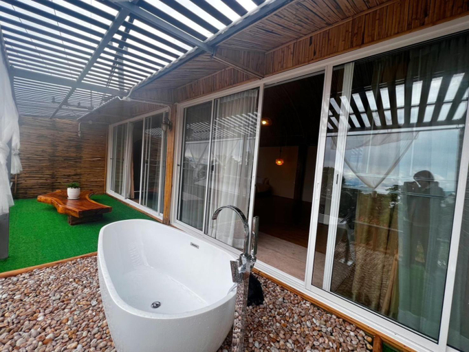 Bathroom 2, Ai-oon b2 by Triple a coffee, Mae Suai