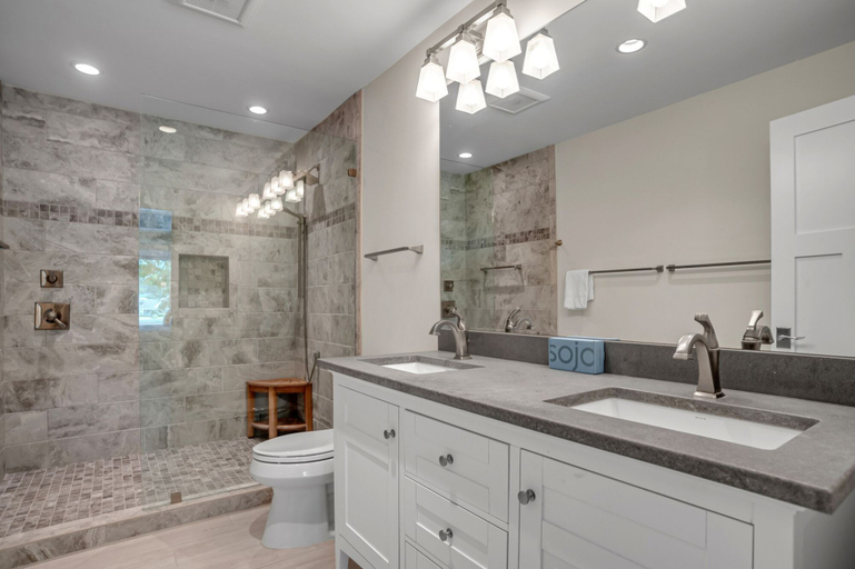 Bathroom 5, 191 Twin Oaks at The Sea Pines Resort, Beaufort