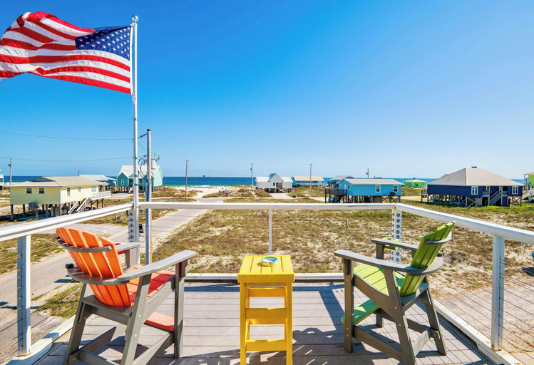 Others 4, A Wave From it All - 3BR Beachside Coastal Retreat, Baldwin