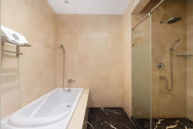 Bathroom 4, New Kwangsi Style Hotel, Guilin