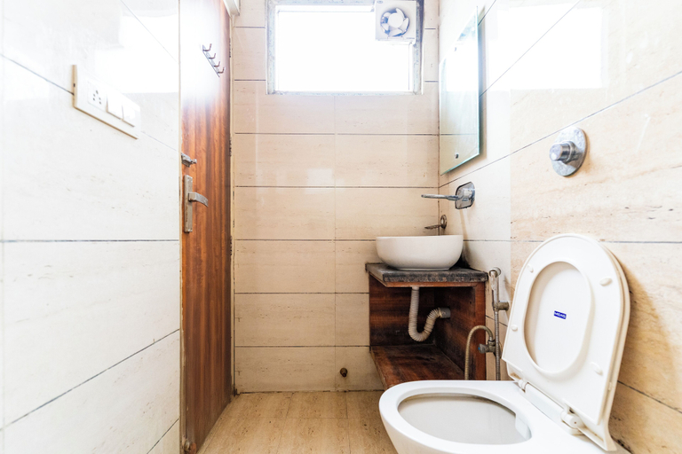 Bathroom 4, jasneet home stay, Amritsar