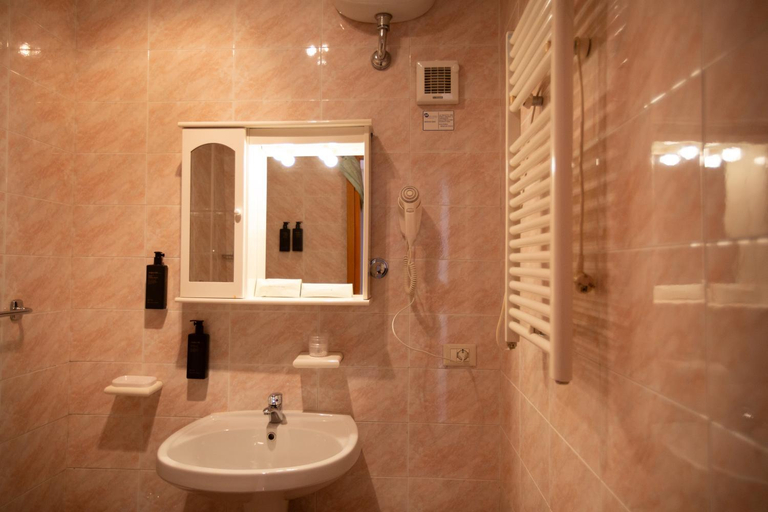Bathroom 2, Bike & Bikers Hotel and Restaurant, Udine