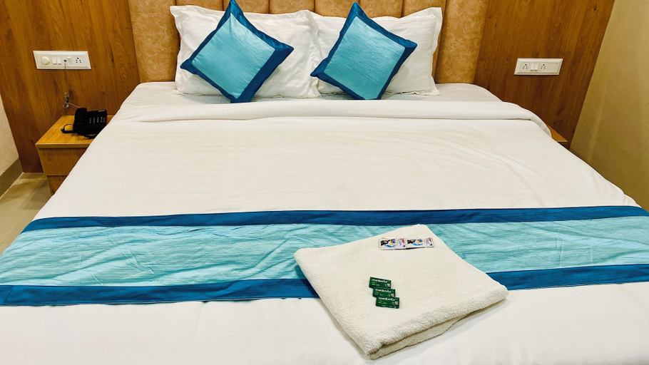 Room 4, HOTEL LN PRIDE, Indore