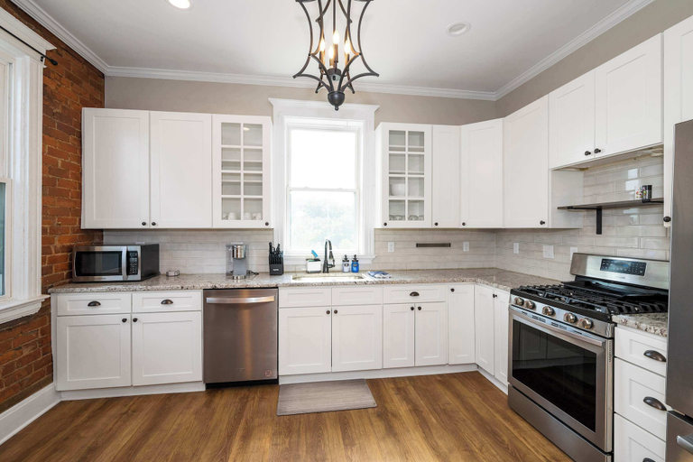 Others 3, Ludlow Lodge w/ City Views, Kenton