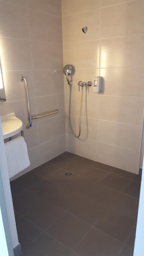 Bathroom 4, B&B HOTEL Bordeaux Est 3 etoiles, Gironde