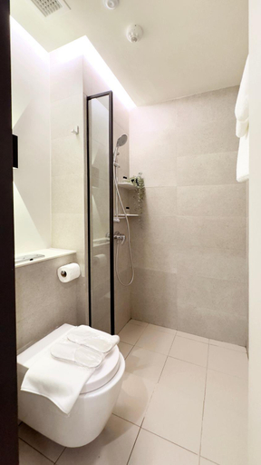 Bathroom 5, Coliwoo 288 River Valley - CoLiving, Singapore