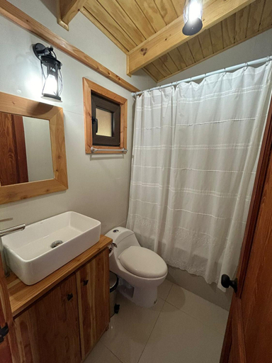 Bathroom, Austral Patagonian Lodge, Coihaique
