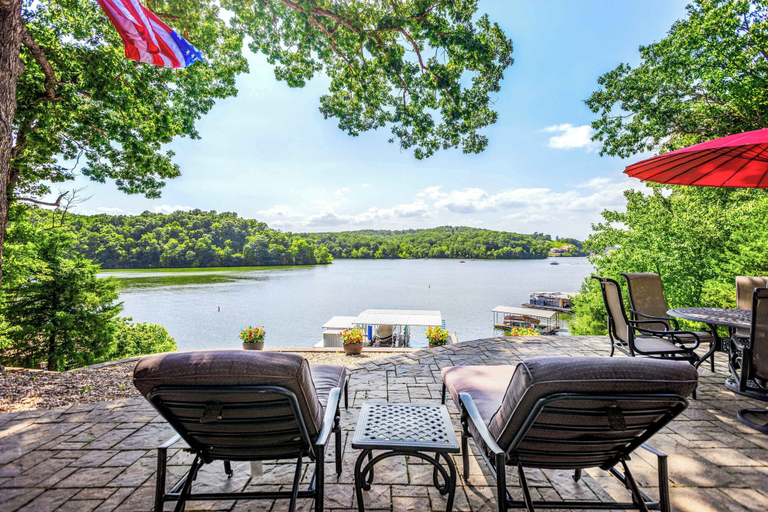 Food & Drinks, Lakeside Oasis Room for 12!, Camden
