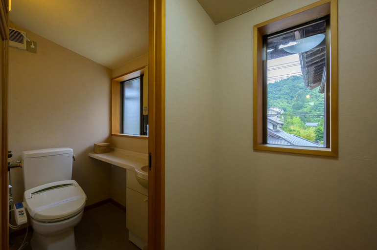 Bathroom 2, Ryokan Ohashi, Misasa