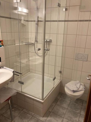 Bathroom 3, Gasthof Krone Hotel & Restaurant, Bodenseekreis